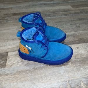Ugg Sesame Street Cookie Monster Blue Boots Youth Sz 2 Little Kids 1127434K